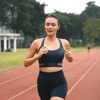 8 Potret Amanda Rawles Saat Jogging Curi Perhatian, Paras Naturalnya Bikin Salfok