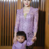 8 Potret Bumil Cantik Nikita Willy yang Makin Bersinar dan Menawan Saat Pakai Kebaya