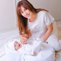 8 Potret Francesco Liam Anak Louise Anastasya, Bayi Ganteng Berdarah Italia - Matanya Bulat dan Lebar