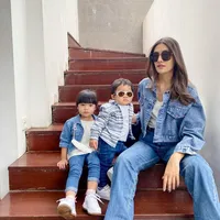 8 Potret Menggemaskan Anissa Aziza OOTD Senada Bareng Kedua Anaknya, Tampil Fashionable di Tiap Kesempatan