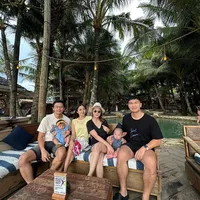 8 Potret Nikita Willy Liburan ke Bali, Tetap Sempat Pergi Nge-Gym di Tengah Kesibukannya Urus Baby Izz - Pamer Pinggang Ramping di Pantai
