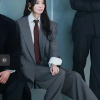 8 Potret Shin Min Ah dengan Berbagai Outfit dan Gaya, Konsisten Cantik