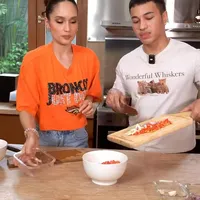 Akhirnya Terungkap, Ini Momen Cinta Laura Masak yang Berujung Tangannya Dijahit 11 Jahitan