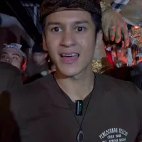 Aksi Antonio Blanco Jr Saat Arak Ogoh-Ogoh Sambut Hari Nyepi 2026