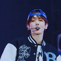 Baekhyun EXO Tampil di The Kelly Clarkson Show Bawakan Lagu Baru 'Magic On The Floor'