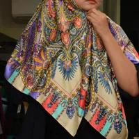 Cantik! Ria Irawan Sibuk Belanja Hijab Untuk Tutupi Rambut Rontok