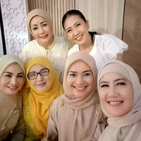 Cici Paramida - Ikke Nurjanah, Pedangdut Senior Buka Bersama di Ultah Anak Iyeth Bustami