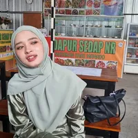 Dapat Royalti Sebagai Harta Gono Gini, 10 Potret Inara Rusli Sebut Lagu Surat Cinta Untuk Starla Bukan Untuk Dirinya dan Putrinya