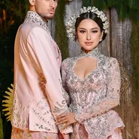 Detail Penampilan Jennifer Coppen dan Justin Hubner di Resepsi Pernikahan, Glamour Pink