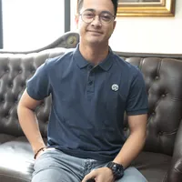 Eza Gionino Bicara Soal Tak Direstui Nikah, Matanya Berkaca-Kaca