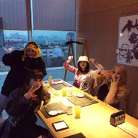 FOTO: Rayakan Ulang Tahun Ke 10, Member 2NE1 Jalan Bareng