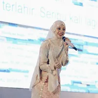 Ghea Indrawari Tampil Berhijab di Jambi, Pesonanya Dipuji Makin Cantik dan Adem