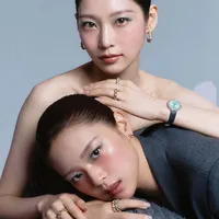 Gong Seung Yeon dan Jeongyeon TWICE Tampil Elegan Bak Ratu Perhiasan