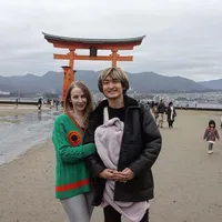 Potret Perjalanan Cinta Ryota 'ONE OK ROCK' dan Michelle Lavigne, Kini Resmi Bercerai