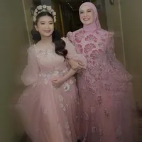 Irish Bella Ceritakan Kedekatan dengan Anak Sambung yang Berprofesi Sebagai Dokter