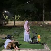 Karina Ranau Ungkap Alasan Sering Ngonten di Makam Epy Kusnandar