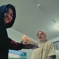 Kejutan Ultah Feby Putri ke-26, Dapat Kado Raket Padel dari Suami