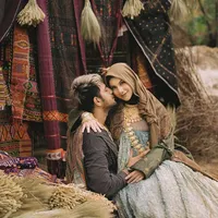 Maternity Shoot Terbaru Irish Bella - Ammar Zoni, Eksotis Bertema Tradisional