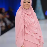 Salat dan Ngaji Bareng 4 Anaknya, Umi Pipik Beri Pesan  Salat dan Ngaji Bareng 4 Anaknya, Umi Pipik Beri Pesan