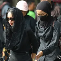 Penuh Duka, Bunga Zainal Ungkap Perjuangan Ayah Lawan Kanker Sejak 2021