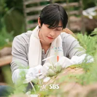 Pesona Ahn Hyo Seop Jadi Petani Perfeksionis di 'SOLD OUT ON YOU'