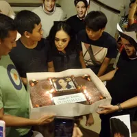 Pesta Ultah ke-45 Yuni Shara, Dapat Kejutan Manis Tengah Malam