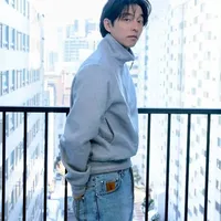 Photoshoot Terbaru Gong Yoo Bersama Majalah W Korea, Terlihat Muda dan Bikin Pangling 