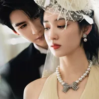 Pose Mesra Zhang Linghe dan Wang Churan di OVERDO, Kayak Prewedding