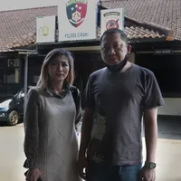 Potret Agnez Seto Datangi Polres Cimahi, Mengaku Pernah Dilabrak Oleh Steni Mutiarasari Kakak Ipar Saipul Jamil