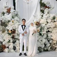 Potret Akad Nikah Dea Annisa dan Mazaki Ahmad, Serba Putih