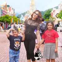 Potret Bahagia Tasya Farasya Bersama Anak Disneyland, Ayang Cosplay Jadi Princess