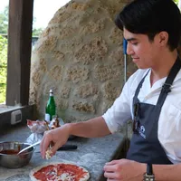 Potret El Rumi dan Syifa Hadju Bikin Pizza Saat Liburan di Italia