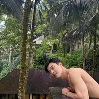 Potret Woo Do Hwan Lagi Liburan di Bali, Gaya Santainya Bikin Hati Meleleh 