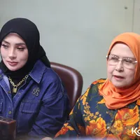 Produk Resmi BPOM Tapi Di-review Negatif, Shella Saukia dan Elza Syarief Buka Suara