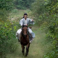 Yang Yang Jatuh dari Kuda, Kejadian Tak Terduga di Balik Layar Syuting 'ZHAN ZHAO ADVENTURES'