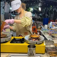 Zhao Lusi Jualan Pancake di Pinggir Jalan, Bahagia Punya Kios Kecil