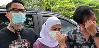 Kenangan Deswita Maharani - Hedi Yunus Akan Mendiang Rina Gunawan