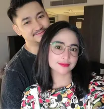 Berita Foto Dennis Adhiswara Jodoh Memang Dekat 7 Selebriti Tanah Air Ini Menikah Dengan Manajer Sendiri Kapanlagi Com