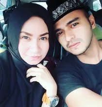 Berita Foto Dennis Adhiswara Jodoh Memang Dekat 7 Selebriti Tanah Air Ini Menikah Dengan Manajer Sendiri Kapanlagi Com