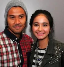 Berita Foto Derby Romero Pacaran Beda Agama Hubungan 8 Pasangan Selebriti Ini Berakhir Putus Kapanlagi Com