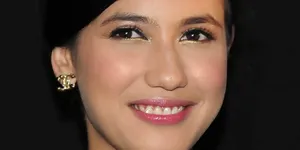 Seksinya Pevita Pearce Pakai Gaun Transparan - Kapanlagi.com