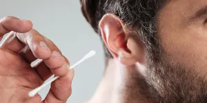 10 Cara Membersihkan Telinga dengan Cara Alami dan Lebih Aman