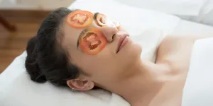 10 Cara Membuat Masker Tomat untuk Perawatan Wajah, Bisa Memutihkan - Atasi Jerawat