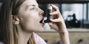 10 Cara Mengatasi Sesak Napas Secara Alami, Ampuh dan Langsung Bikin Lega