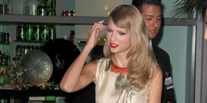 1001 Gaya Poni Taylor Swift Yang Cantik