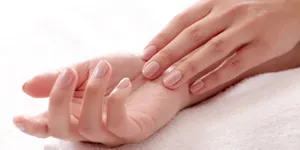 12 Cara Menghaluskan Telapak Tangan Kasar Secara Alami, Efektif Pakai Bahan Rumahan