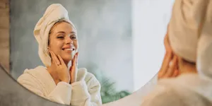 13 Cara Mengecilkan Pori-pori Wajah Secara Alami, Lebih Aman dan Cepat