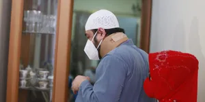 13 Tahun Menikah, Ferry Irawan Menangis Tahu Digugat Cerai - Tegaskan Tak Ada Orang Ketiga