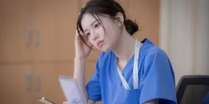 3 Potret Go Youn Jung saat Tampil Tanpa Makeup, Tetap Menawan dan Memesona