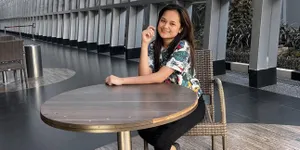 5 Potret Nia LIDA, Cantik Dengan Gaya Kekinian dan Tetap Sopan